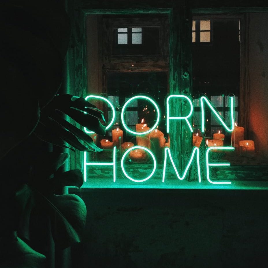 Неоновая вывеска для дома